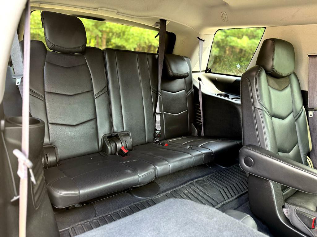 2017 Cadillac Escalade Image 12