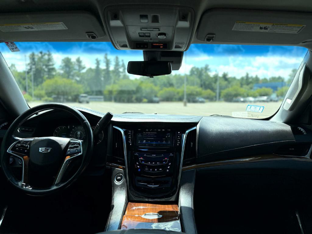 2017 Cadillac Escalade Image 13