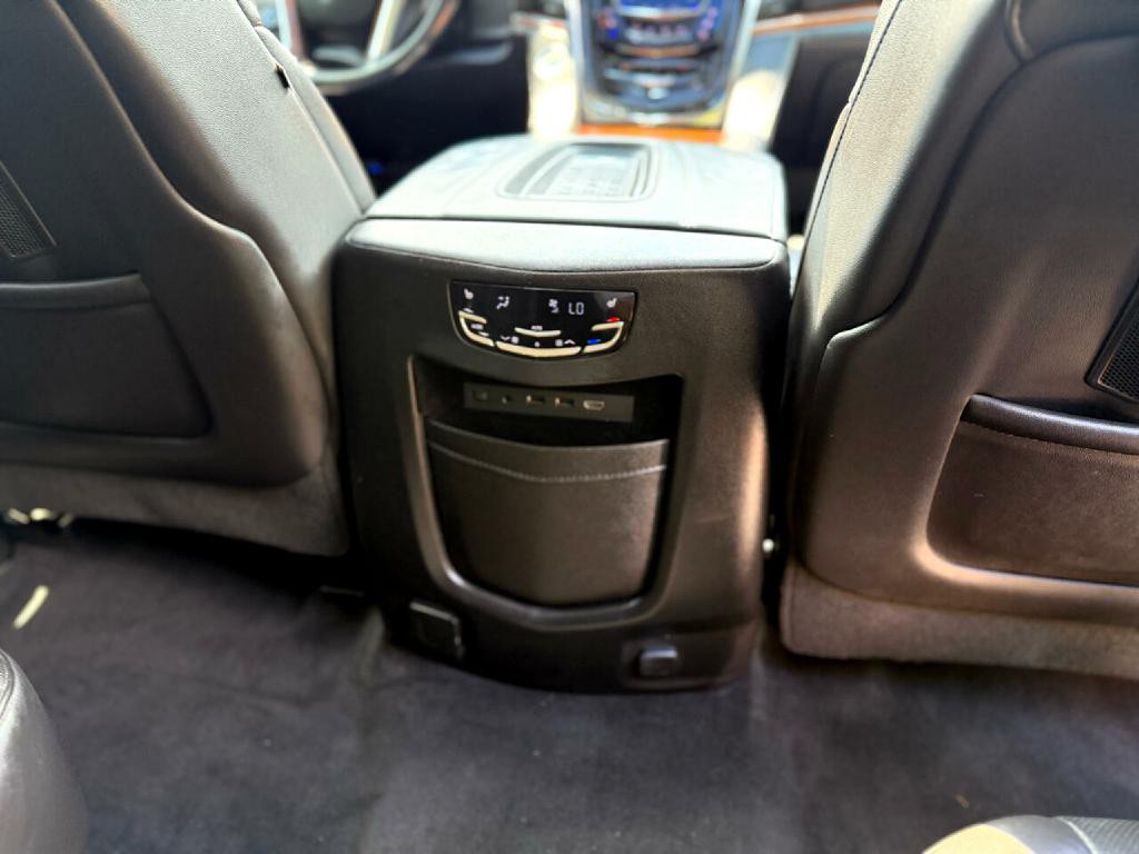 2017 Cadillac Escalade Image 14