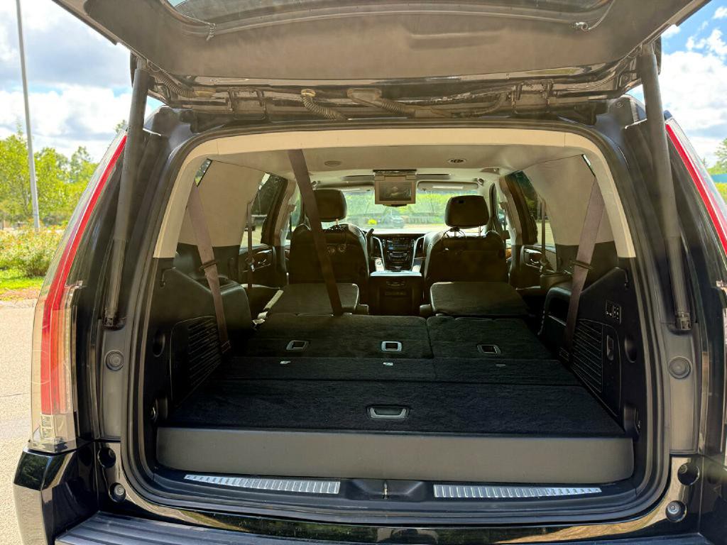 2017 Cadillac Escalade Image 17