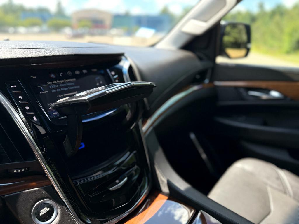 2017 Cadillac Escalade Image 20
