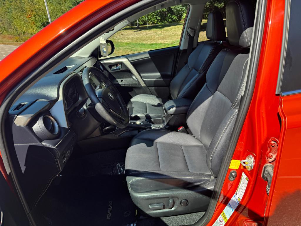 2015 Toyota Rav4 Image 6