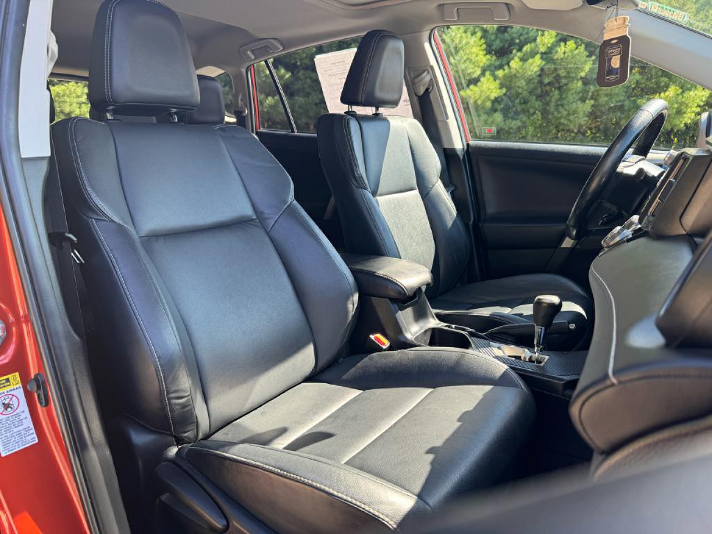 2015 Toyota Rav4 Image 12