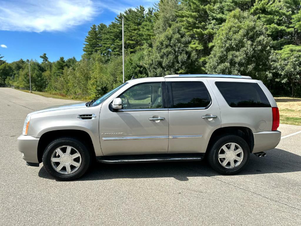2009 Cadillac Escalade Image 2