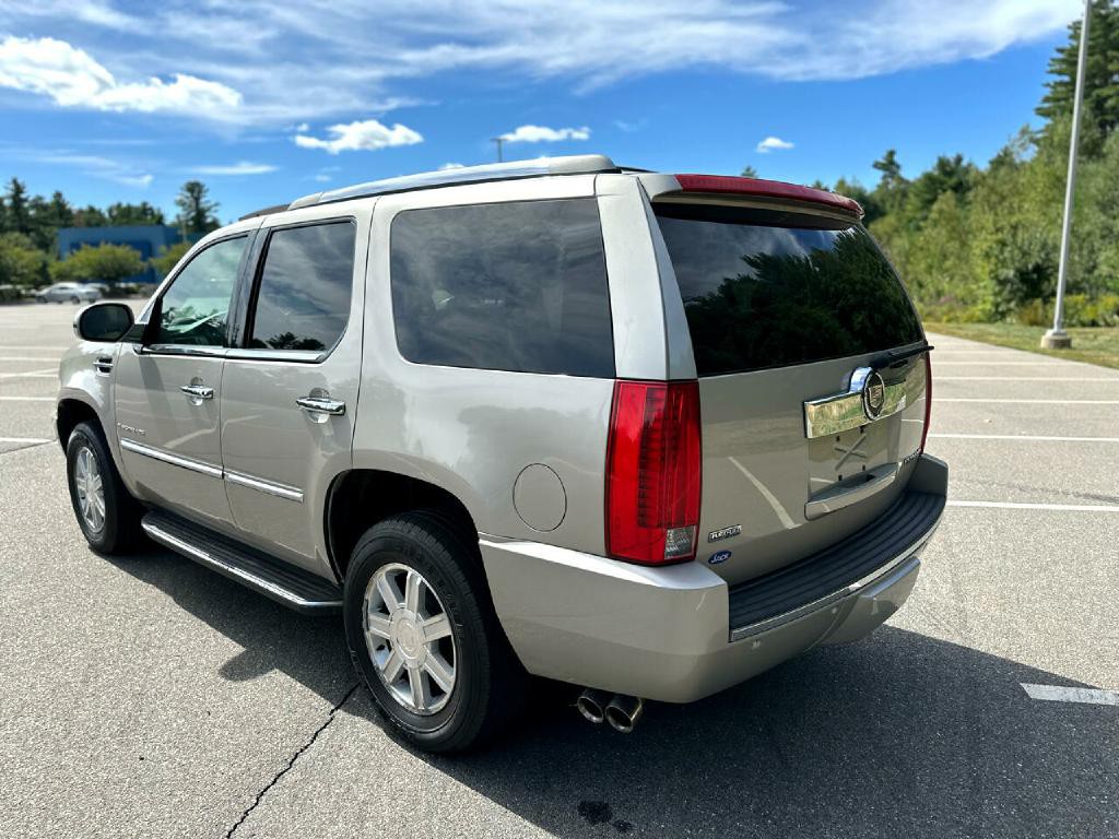 2009 Cadillac Escalade Image 3