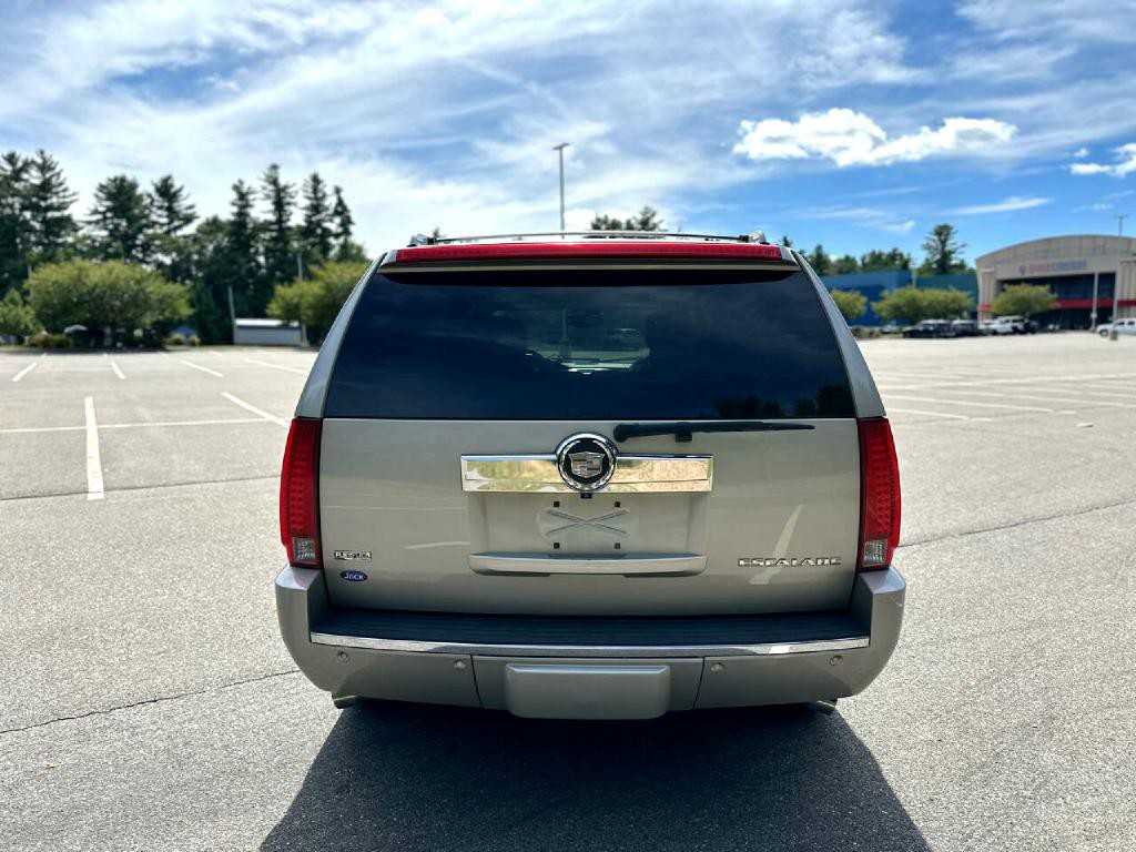 2009 Cadillac Escalade Image 4