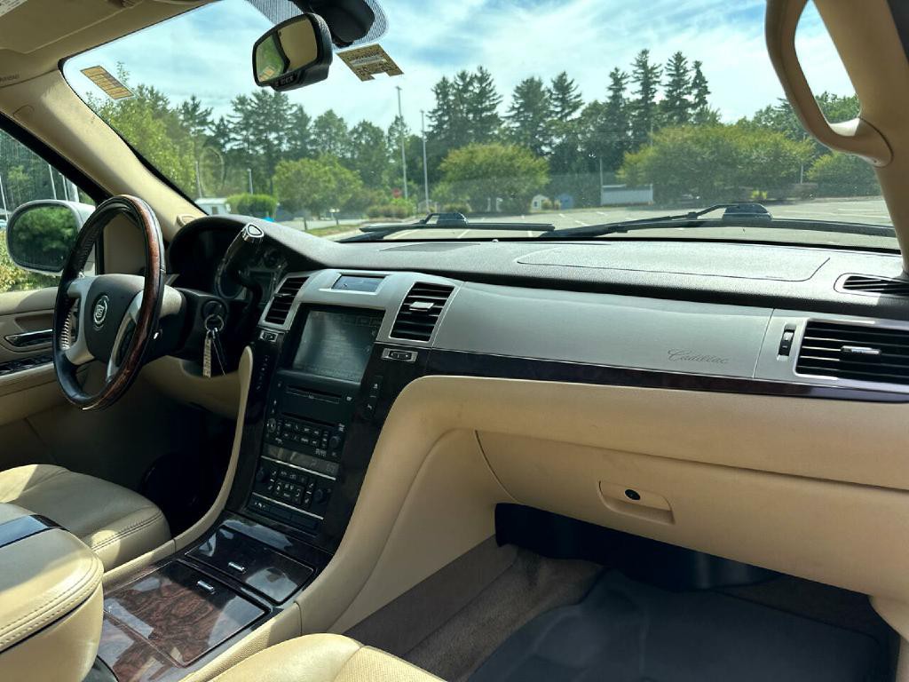 2009 Cadillac Escalade Image 15