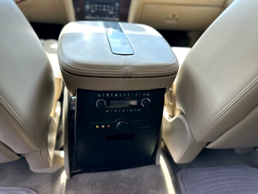 2009 Cadillac Escalade Image 19