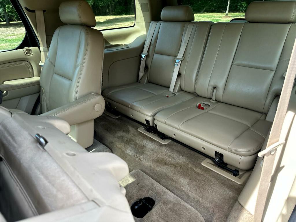 2009 Cadillac Escalade Image 20
