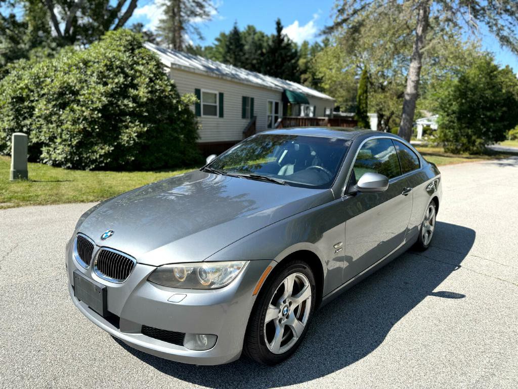 2010 BMW 3 Series Image 1