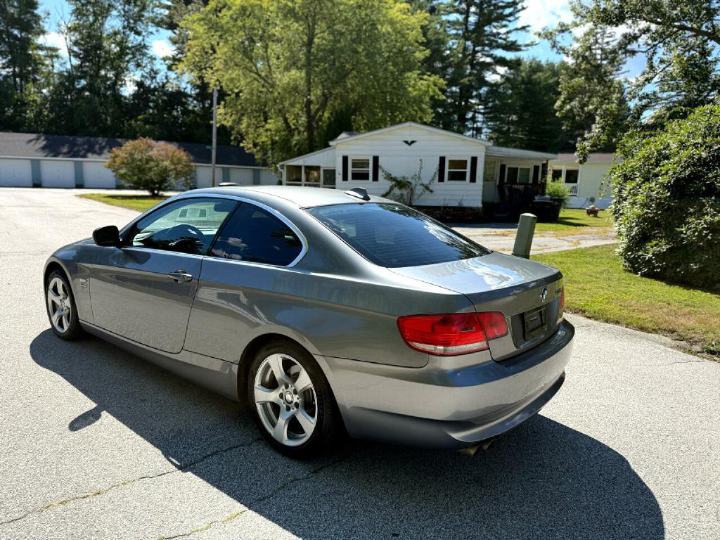 2010 BMW 3 Series Image 4