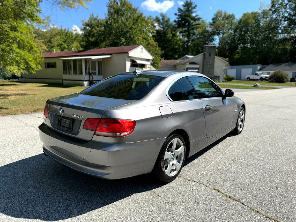 2010 BMW 3 Series Image 8