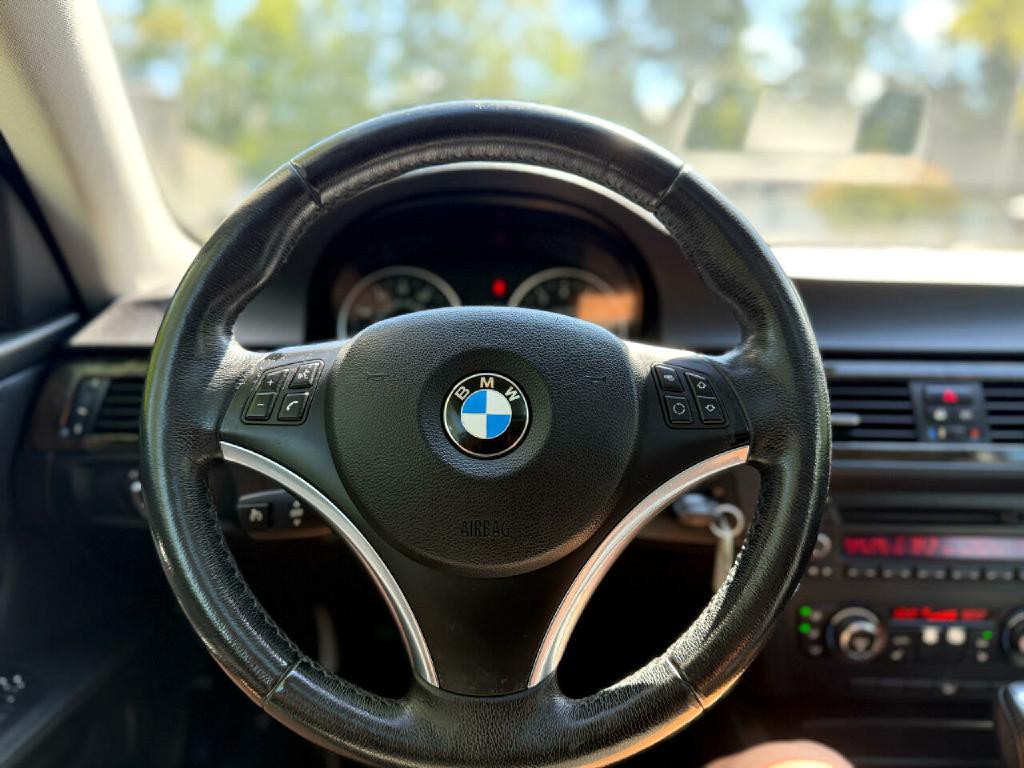 2010 BMW 3 Series Image 18