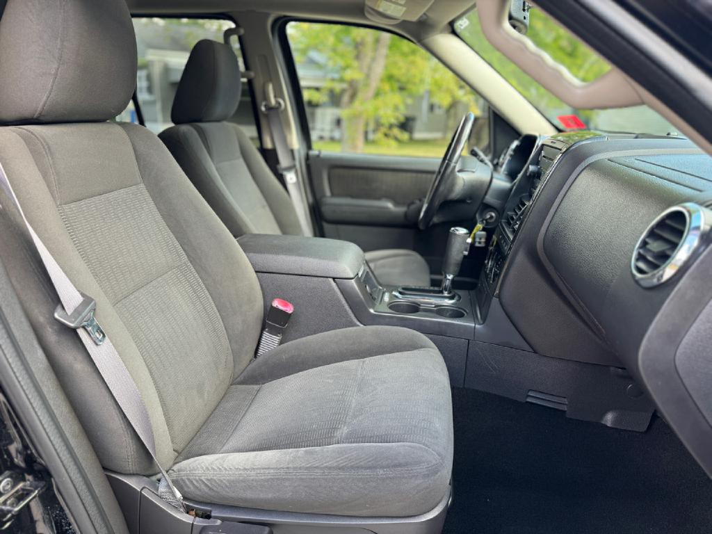 2009 Ford Explorer Image 9
