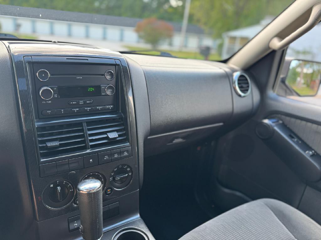 2009 Ford Explorer Image 17