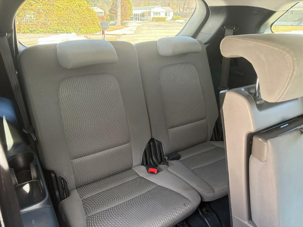 2016 Hyundai Santa Fe Image 12