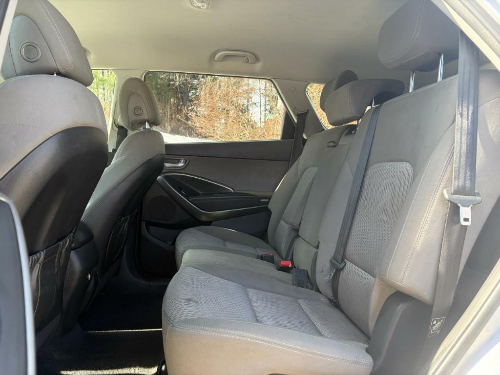 2016 Hyundai Santa Fe Image 13