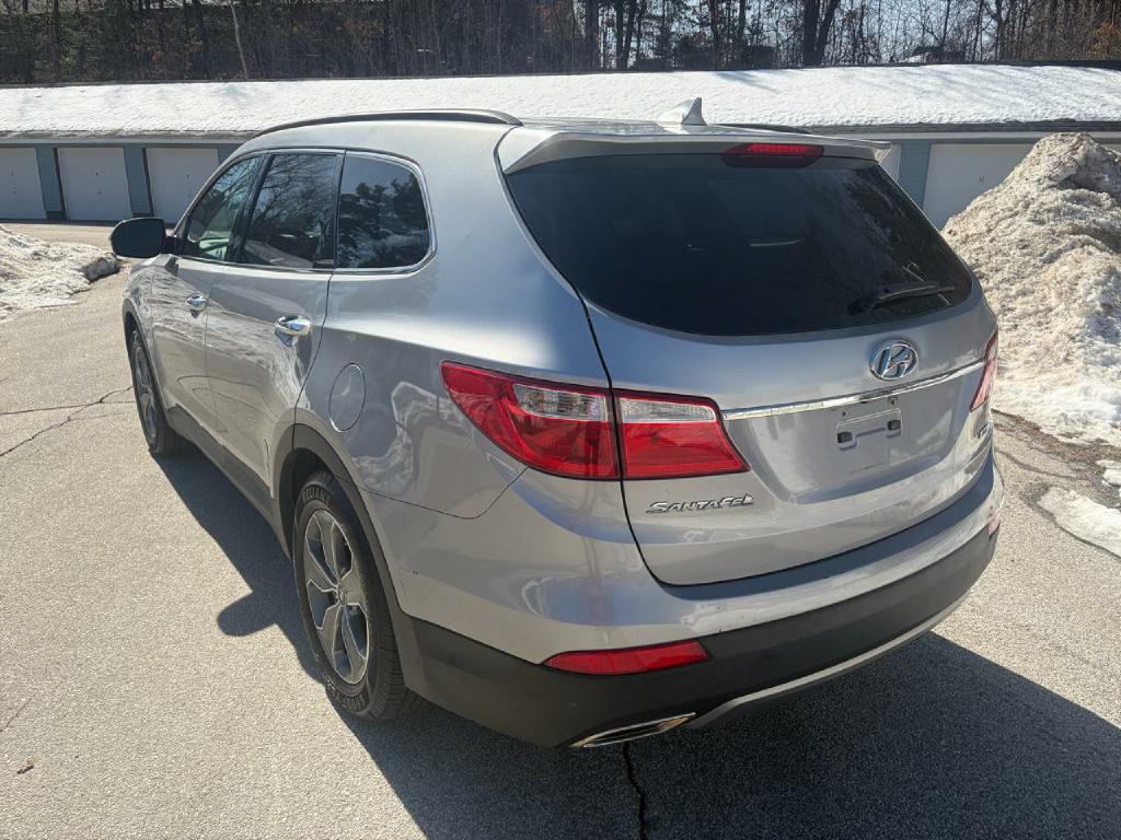 2016 Hyundai Santa Fe Image 16