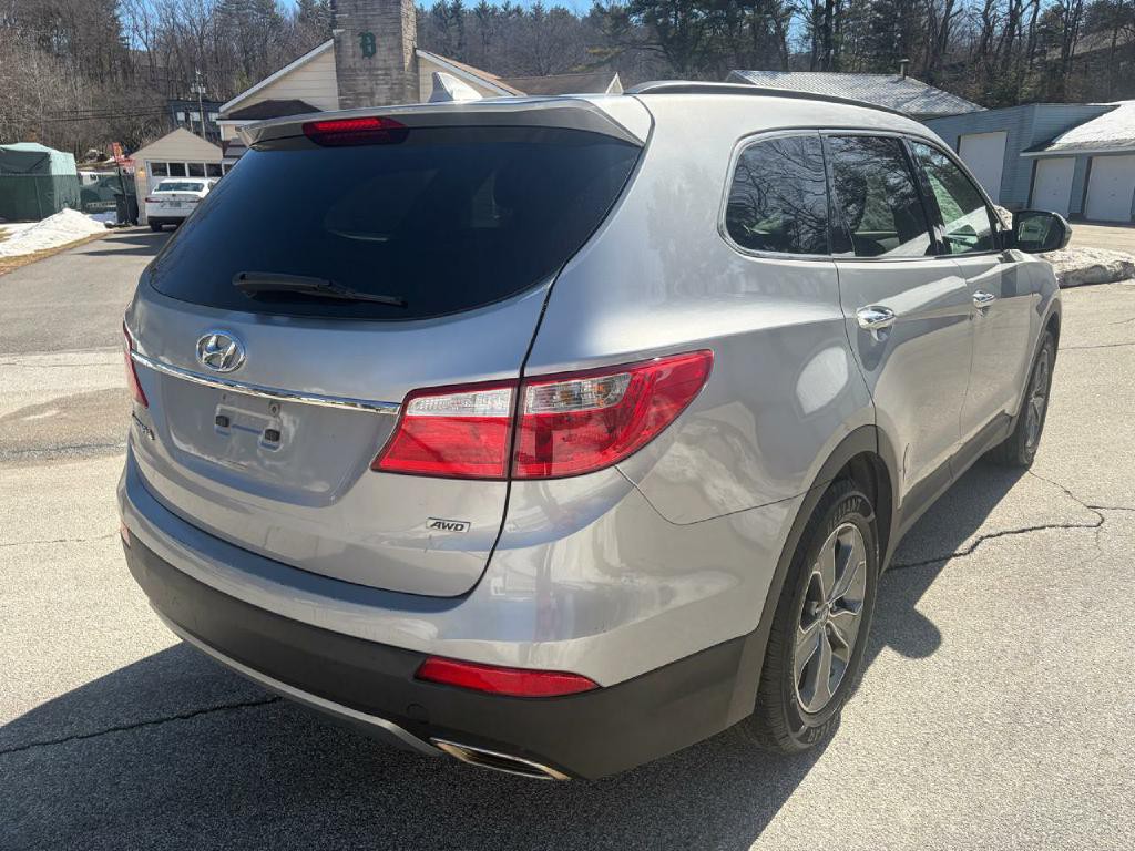 2016 Hyundai Santa Fe Image 19