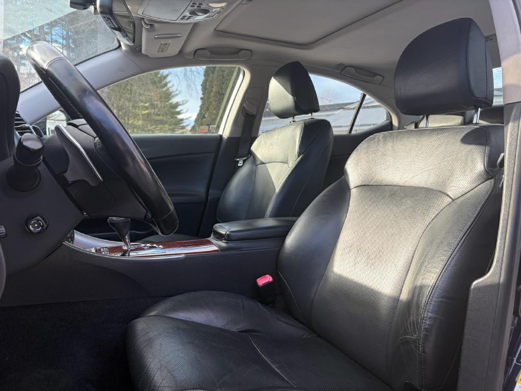 2007 Lexus IS Image 3