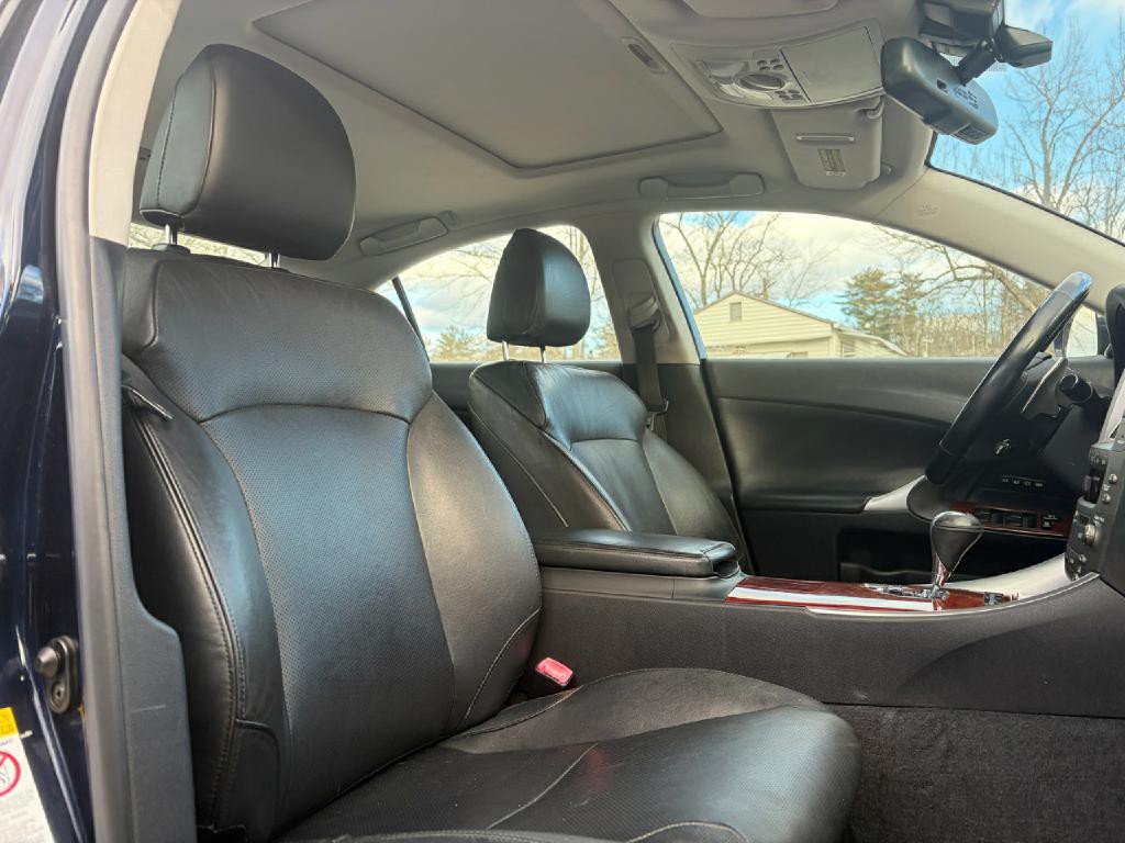 2007 Lexus IS Image 8