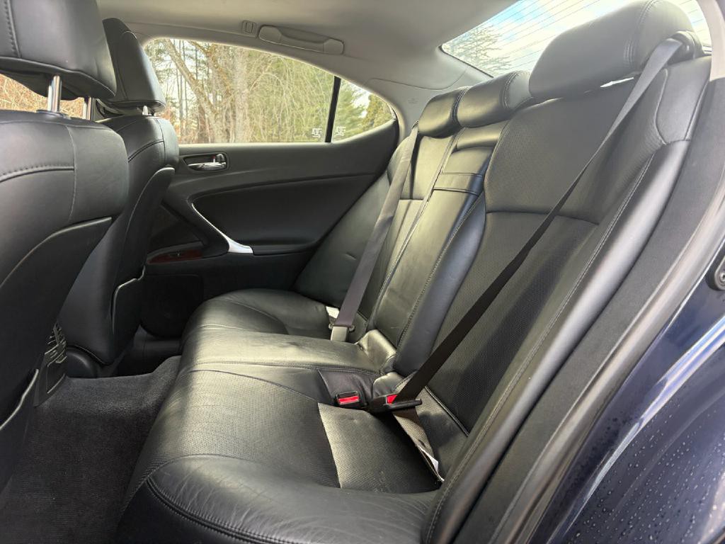 2007 Lexus IS Image 10