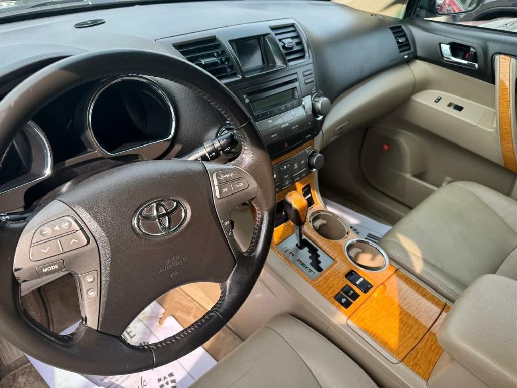 2010 Toyota Highlander Image 4