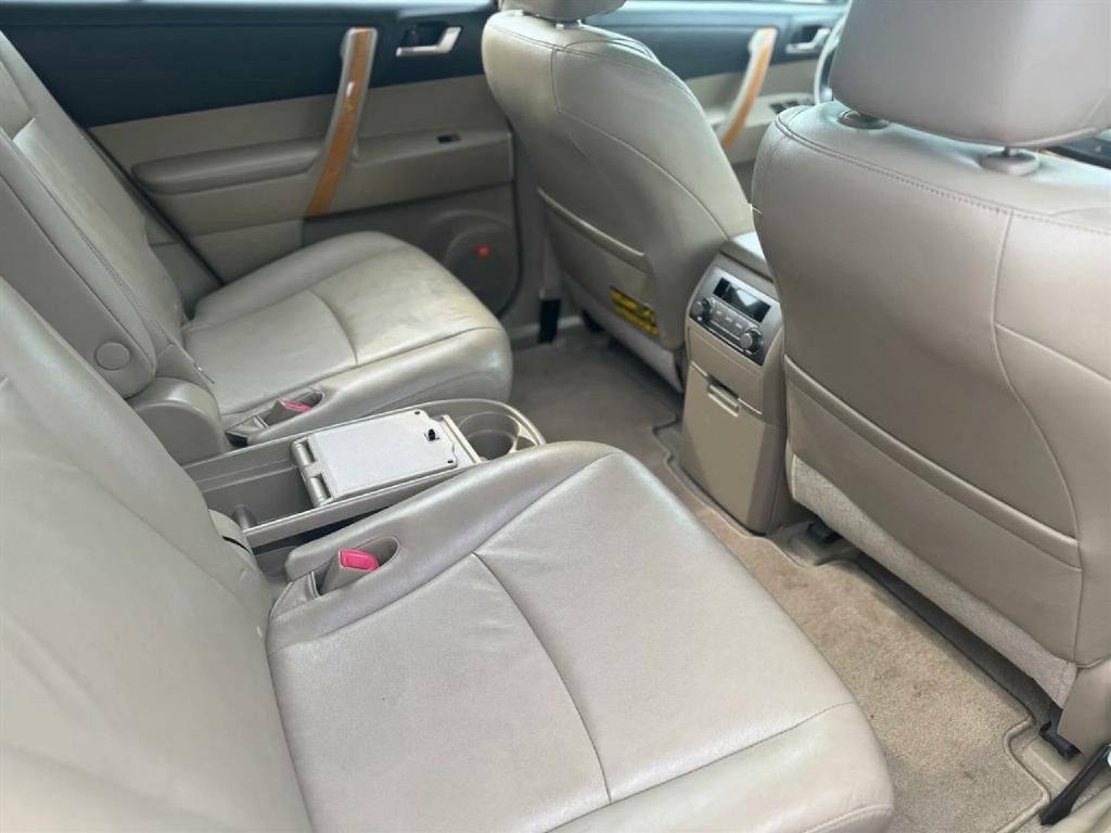 2010 Toyota Highlander Image 13