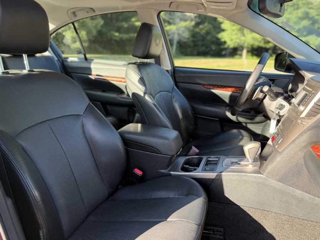 2012 Subaru Legacy Image 11