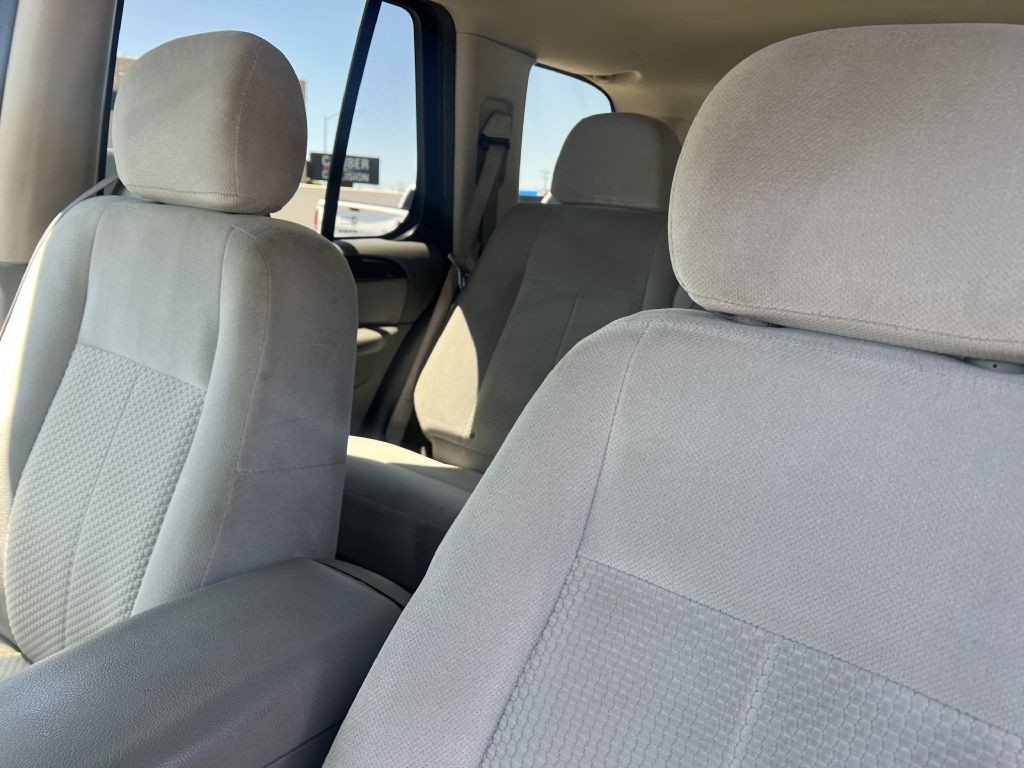 2007 GMC Envoy Image 9