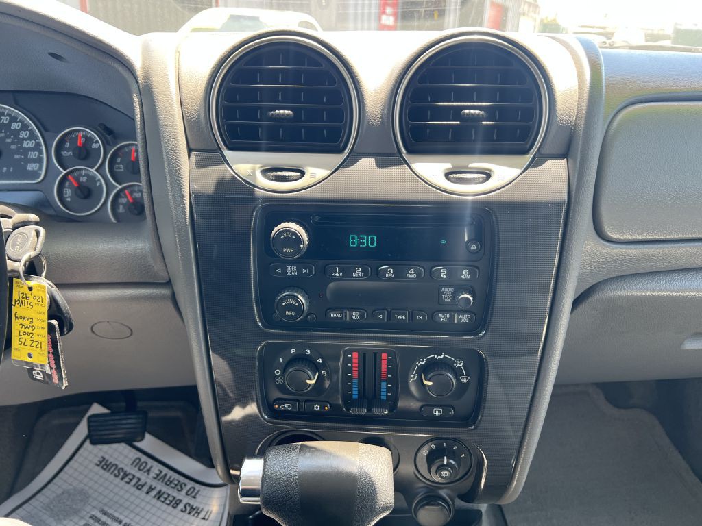 2007 GMC Envoy Image 10