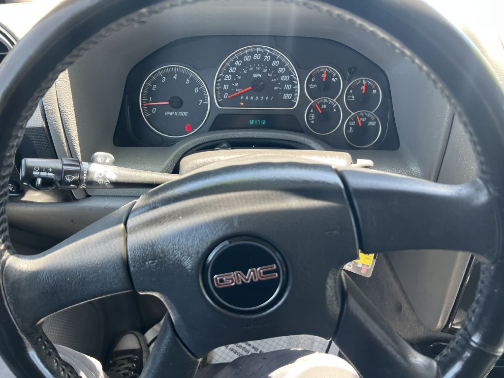 2007 GMC Envoy Image 11