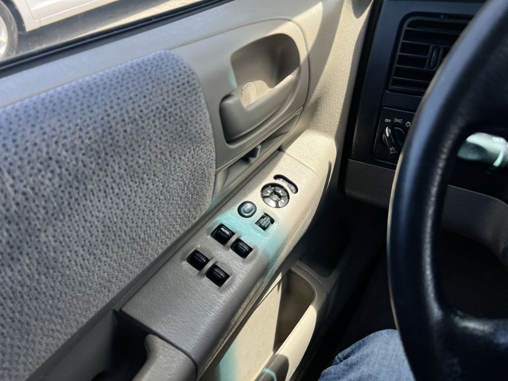 2003 Dodge Dakota Image 12