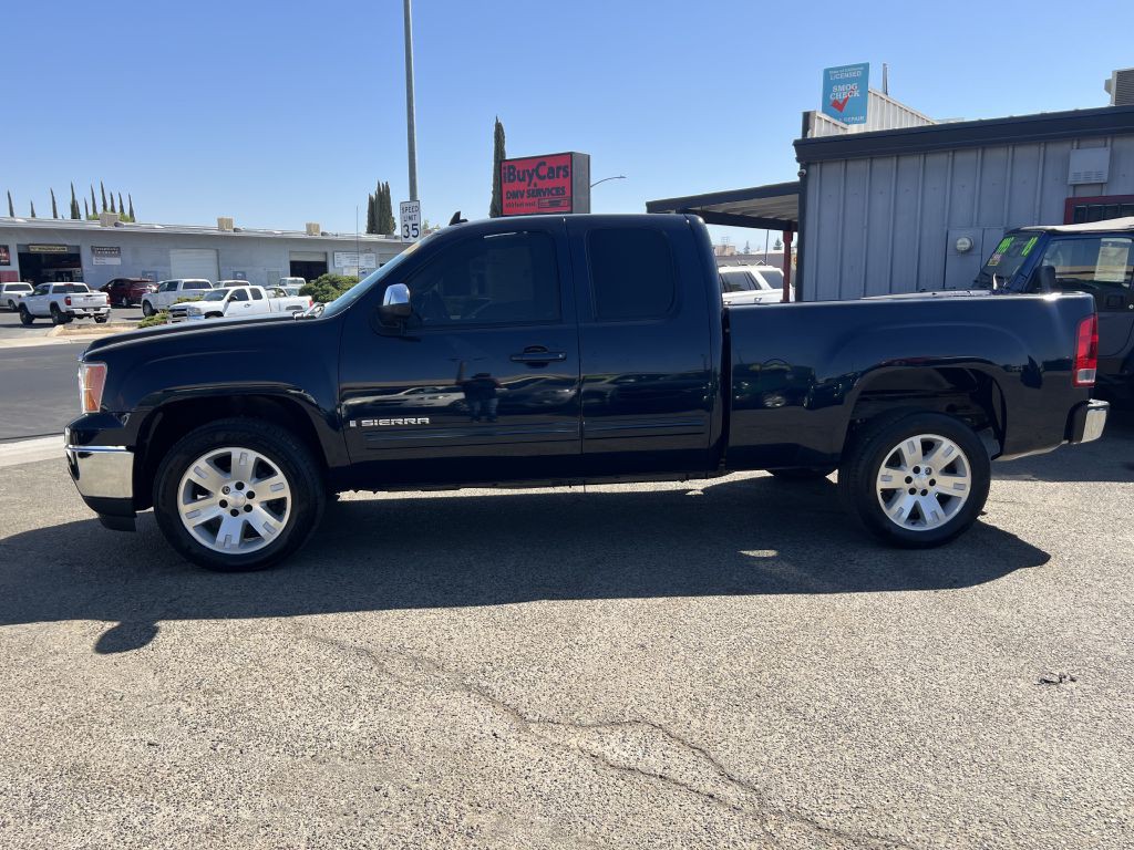 2008 GMC Sierra Image 2