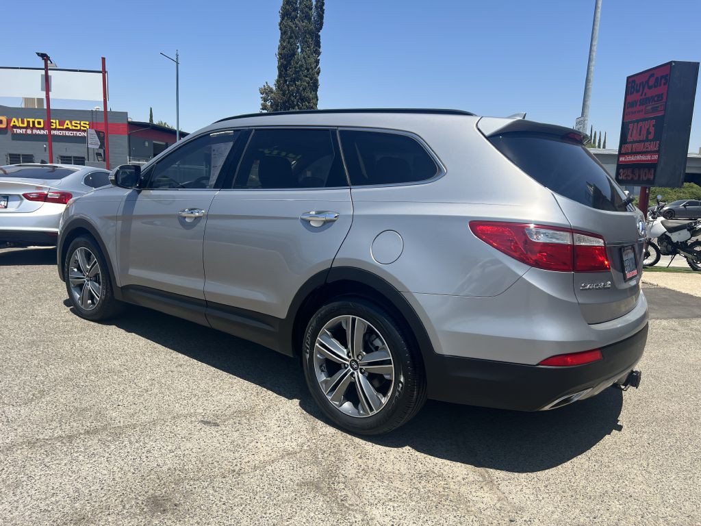 2016 Hyundai Santa Fe Image 3
