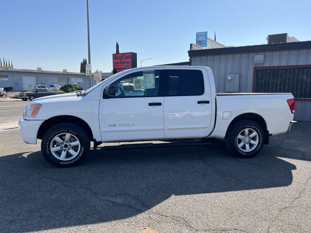 2009 Nissan Titan Image 2