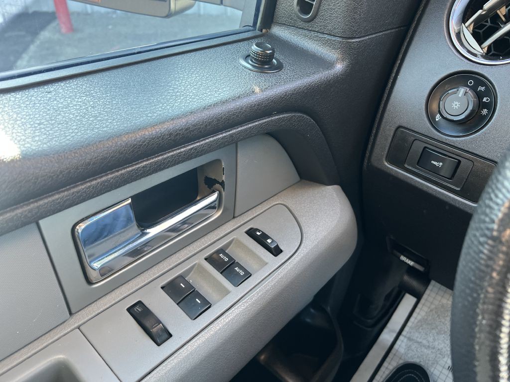 2011 Ford F-150 Image 12