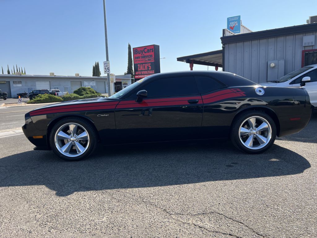 2014 Dodge Challenger Image 2