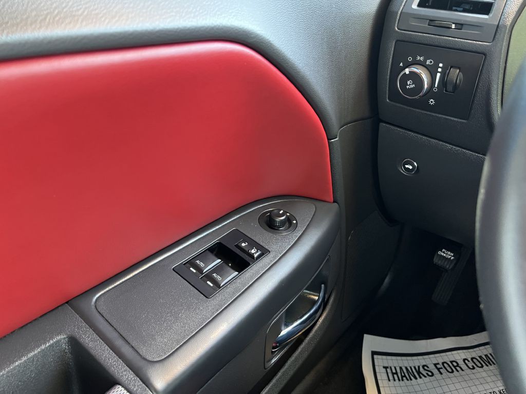2014 Dodge Challenger Image 12