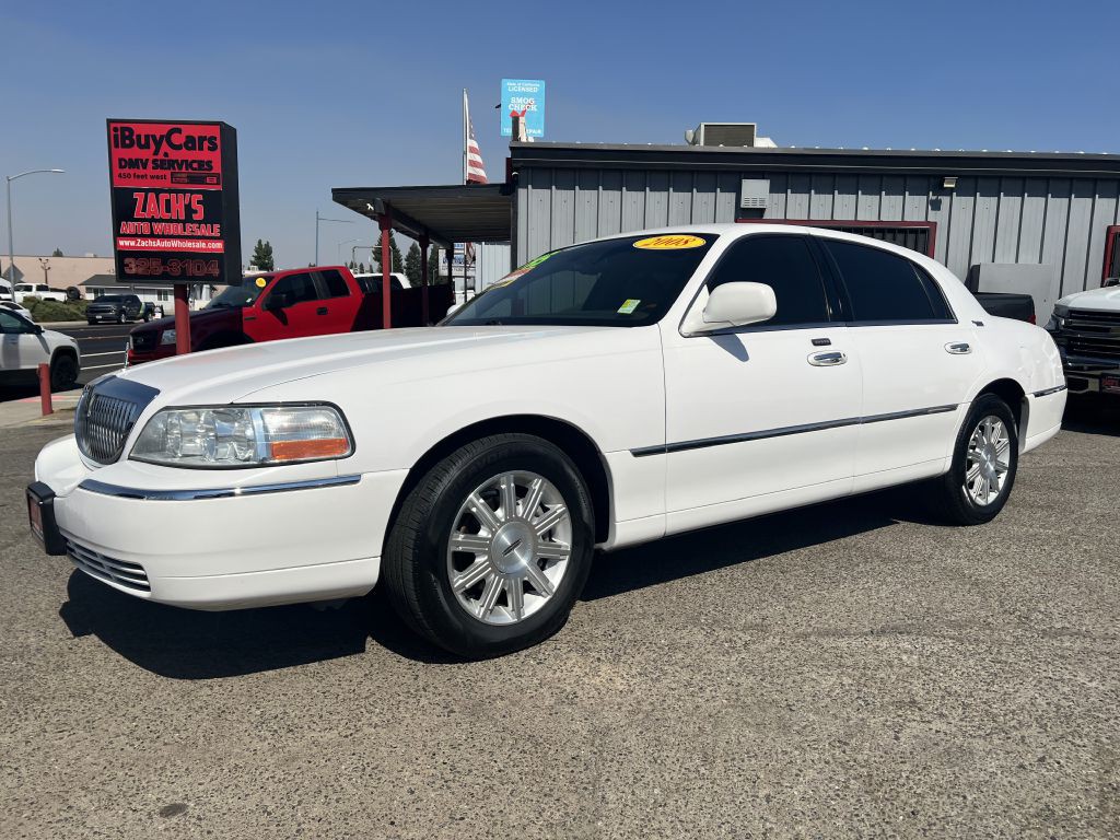 2008 Lincoln Town Car Image 1