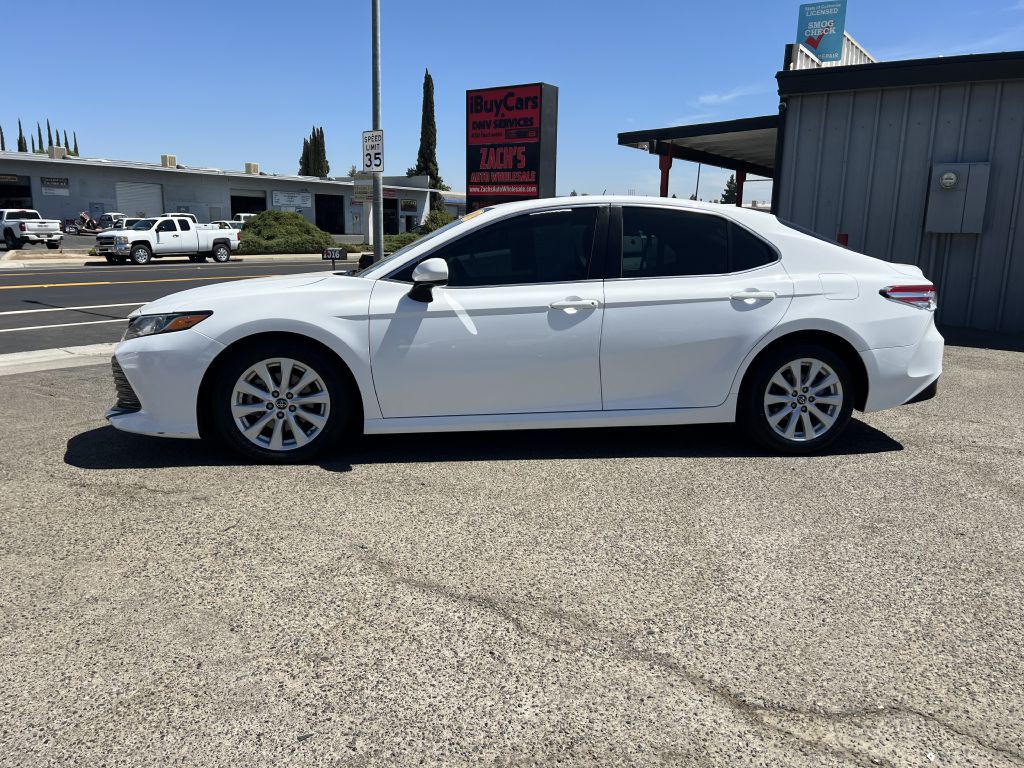 2019 Toyota Camry Image 2