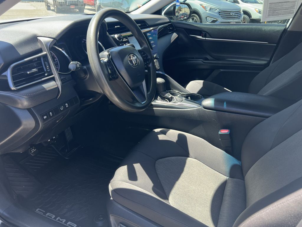 2019 Toyota Camry Image 8