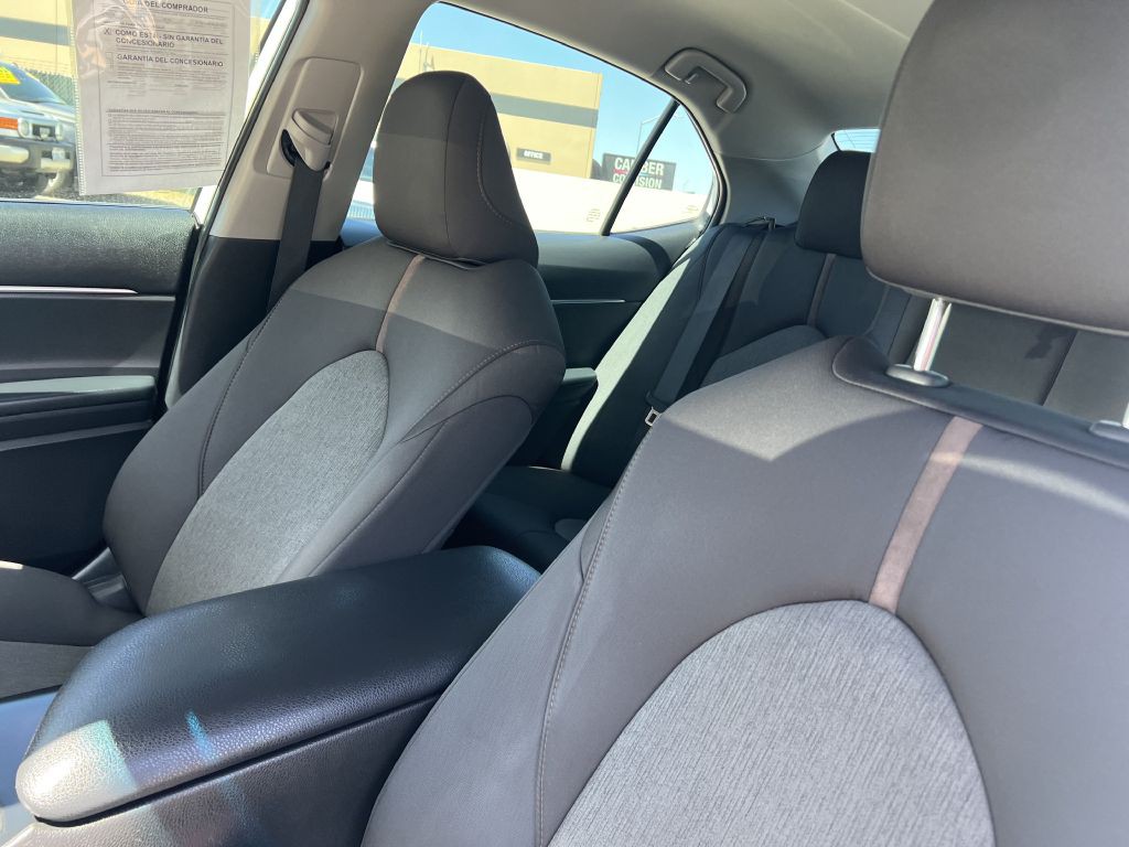 2019 Toyota Camry Image 9