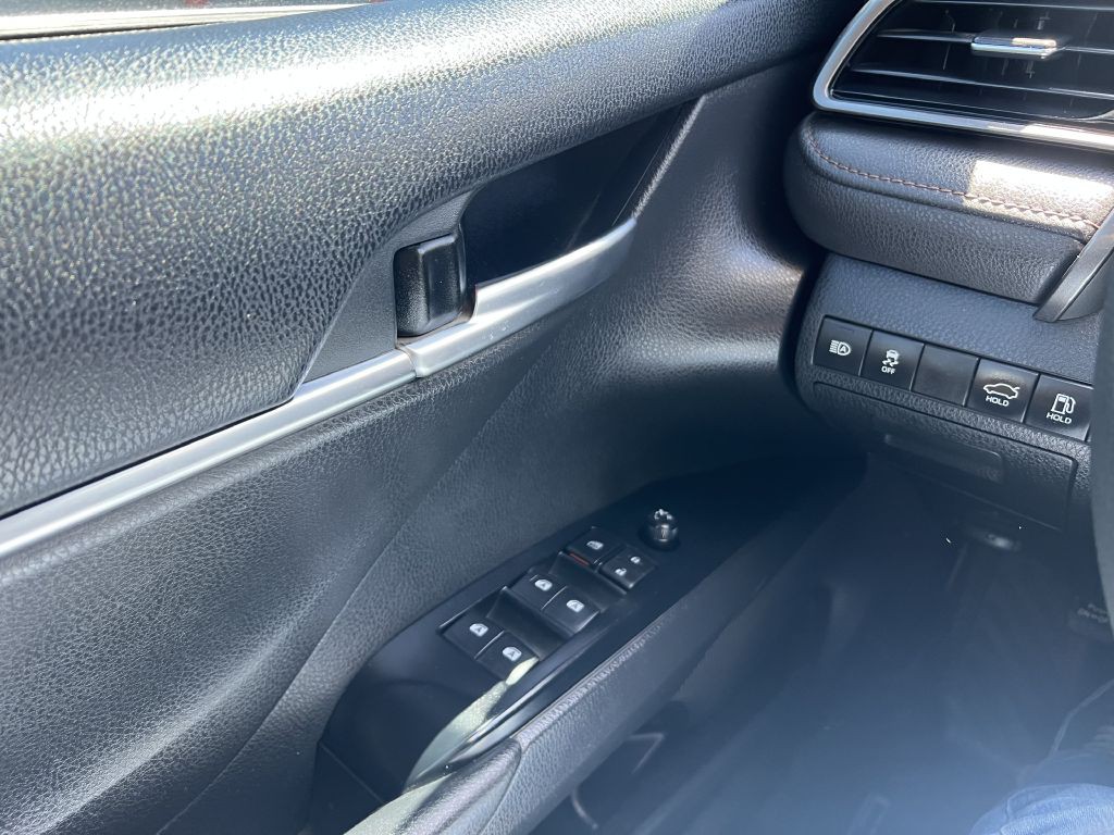 2019 Toyota Camry Image 12