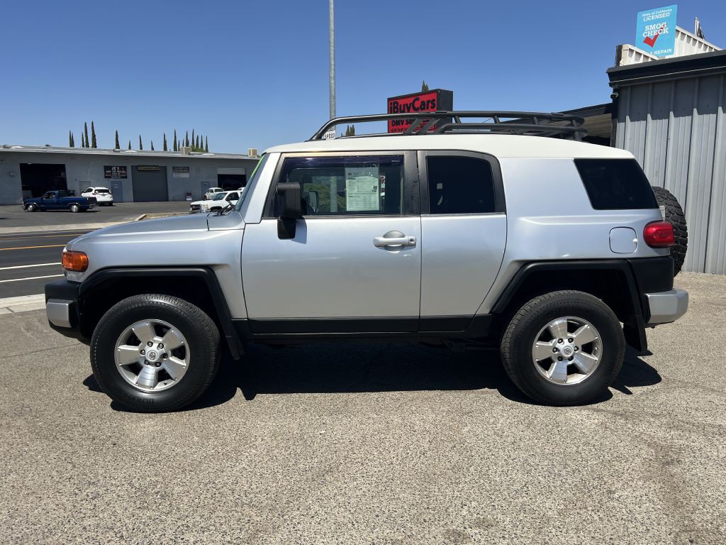 2007 Toyota FJ Cruiser Image 2