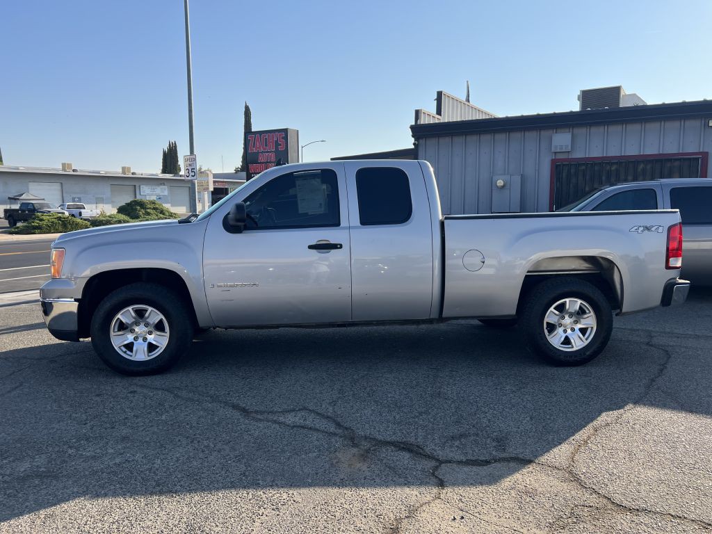 2008 GMC Sierra Image 2