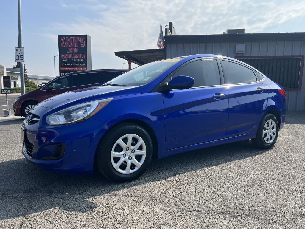 2013 Hyundai Accent Image 1