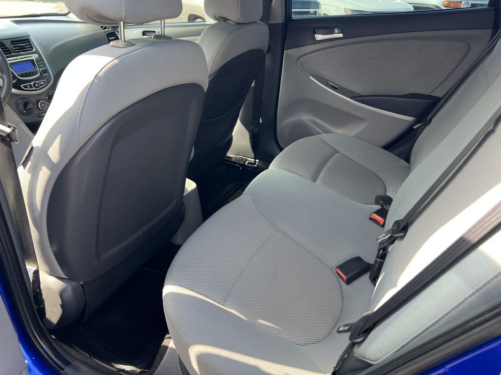 2013 Hyundai Accent Image 7