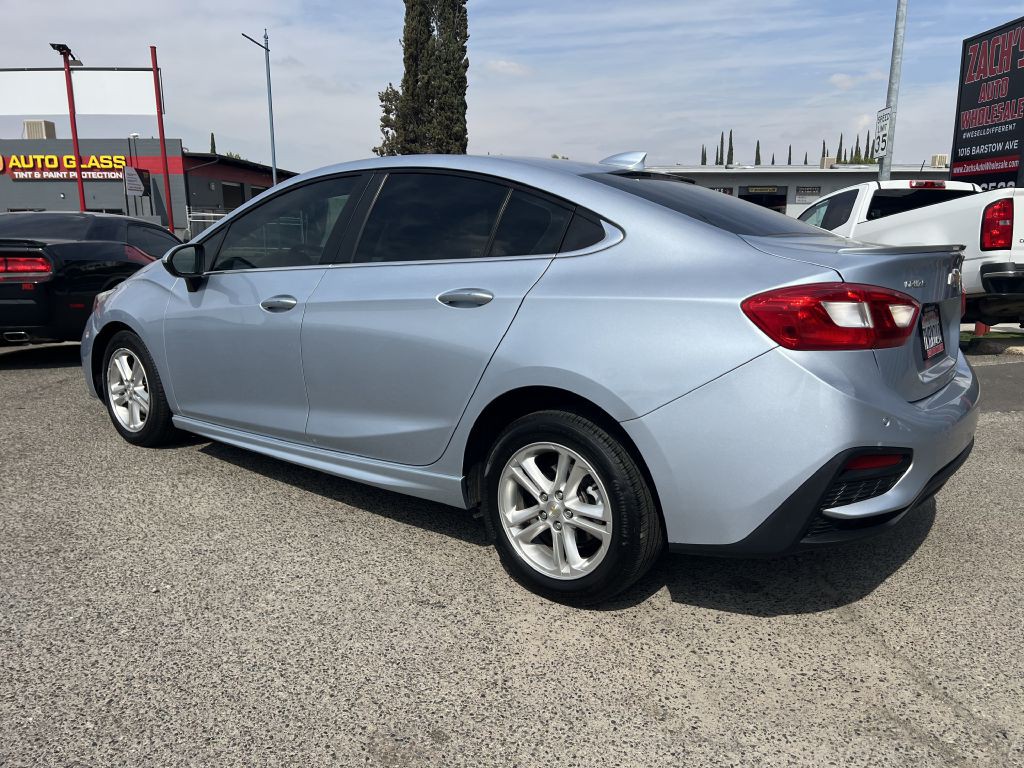 2017 Chevrolet Cruze Image 3