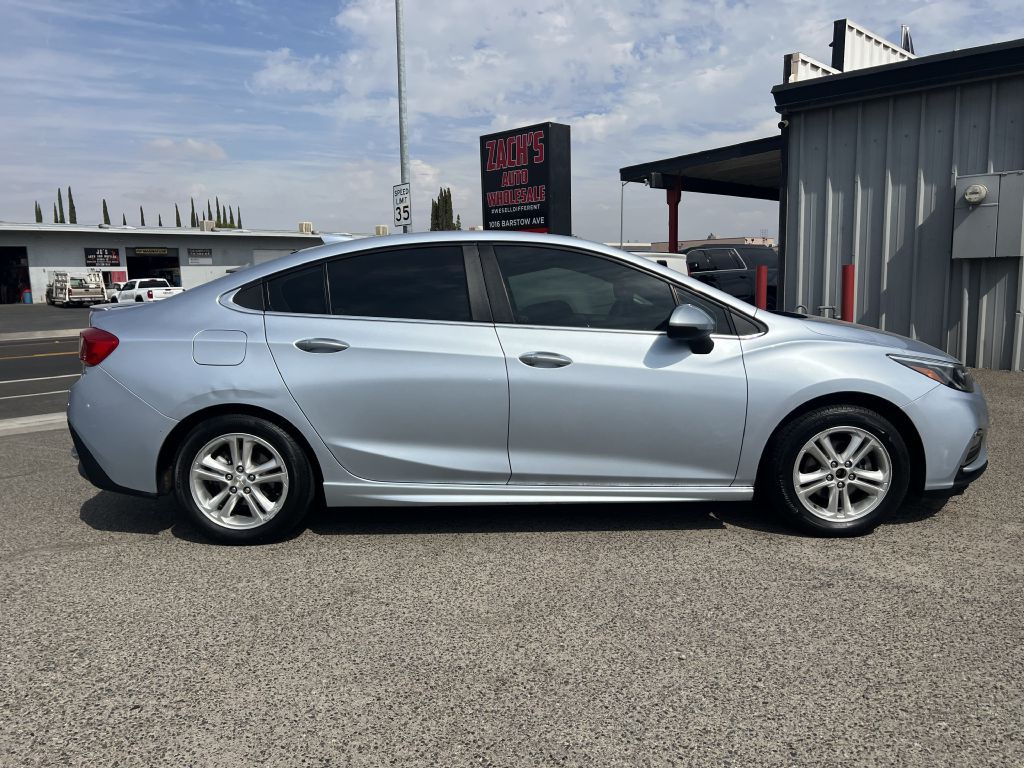 2017 Chevrolet Cruze Image 5